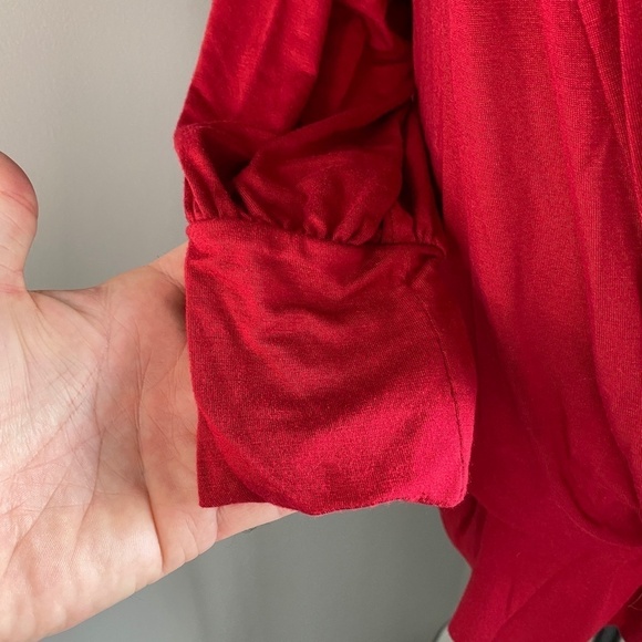 Guess by Marciano Women's Red Ultra Low Draped V-Neck Mock Tie Top Size Small - Picture 4 of 13